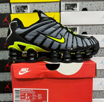 NIKE SHOX