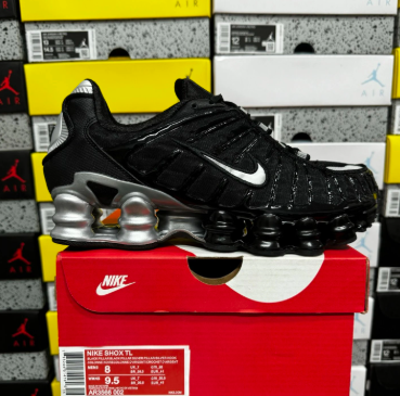 NIKE SHOX