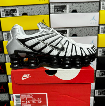 NIKE SHOX