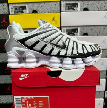 NIKE SHOX